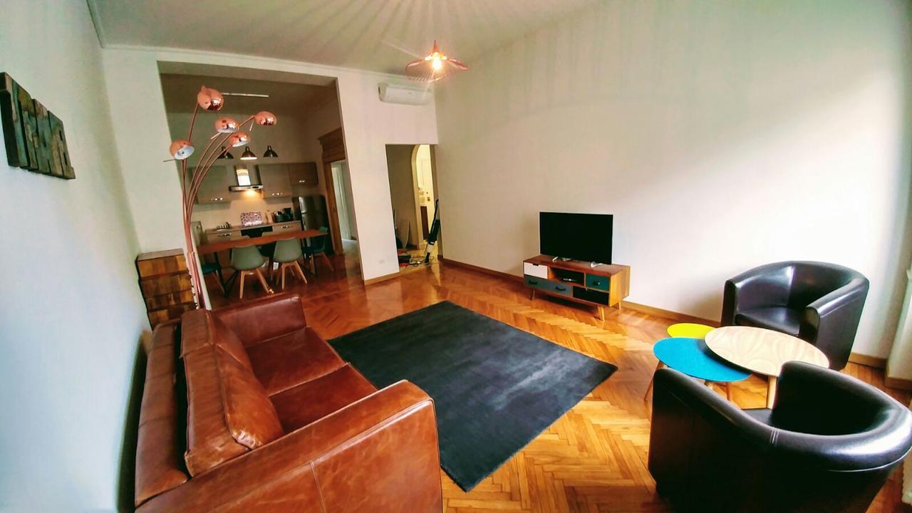 Roomy Apartment Duomo & San Babila Мілан Екстер'єр фото
